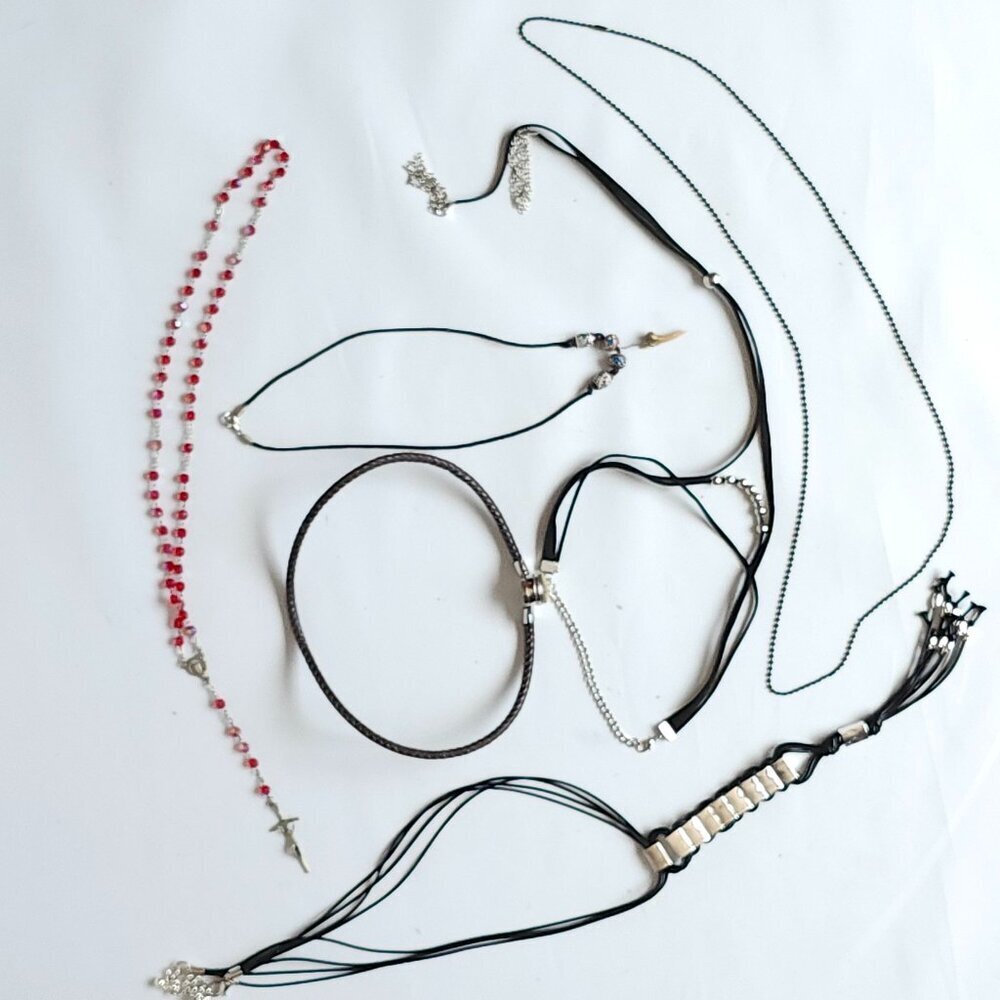 FUN NECKLACE JEWLLERY LOT of 6 Costume Jewelry Rosary Saber Tooth Necklace